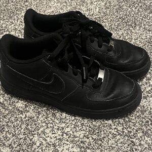 Nike Black Low-Top Leather Sneakers